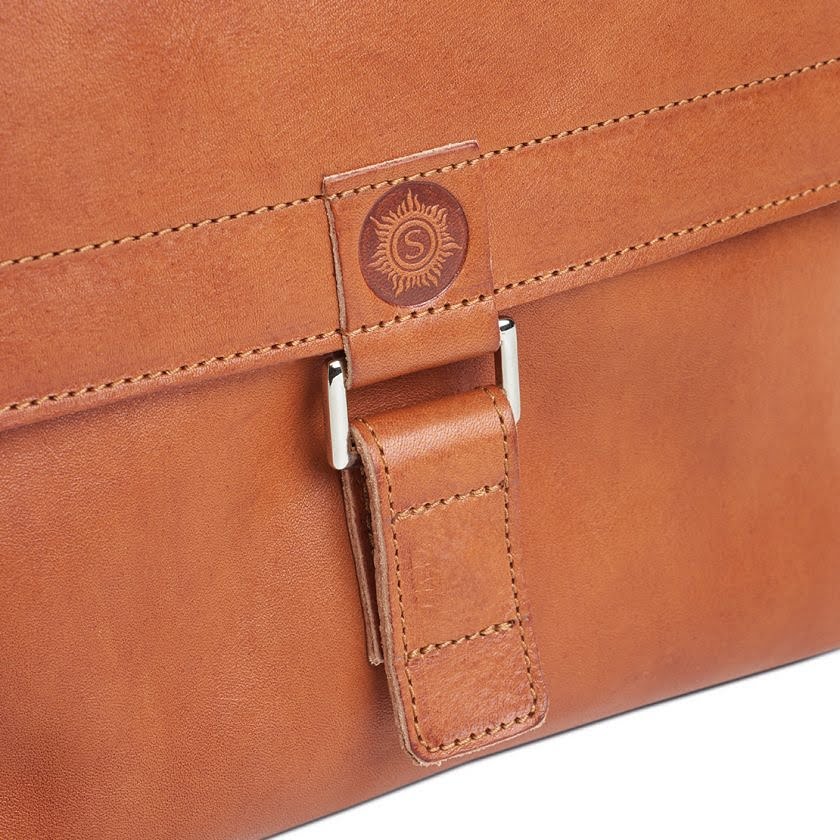 Tasche Granada K in Natur – Detailansicht